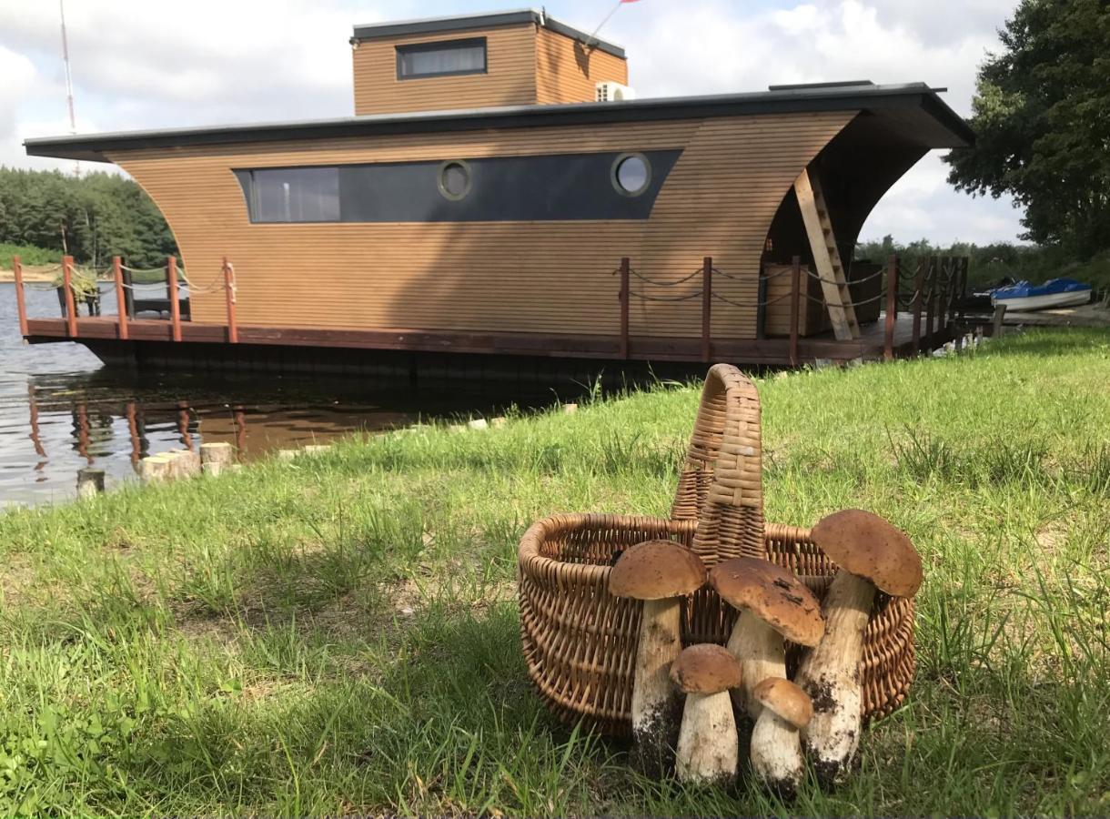 Houseboat Slesin Hotel Exterior photo