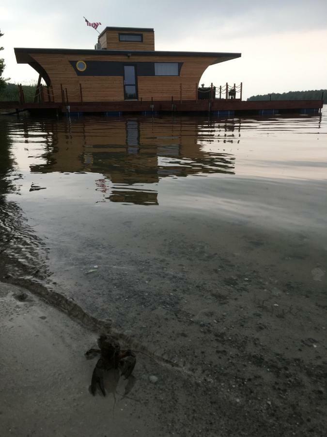 Houseboat Slesin Hotel Exterior photo
