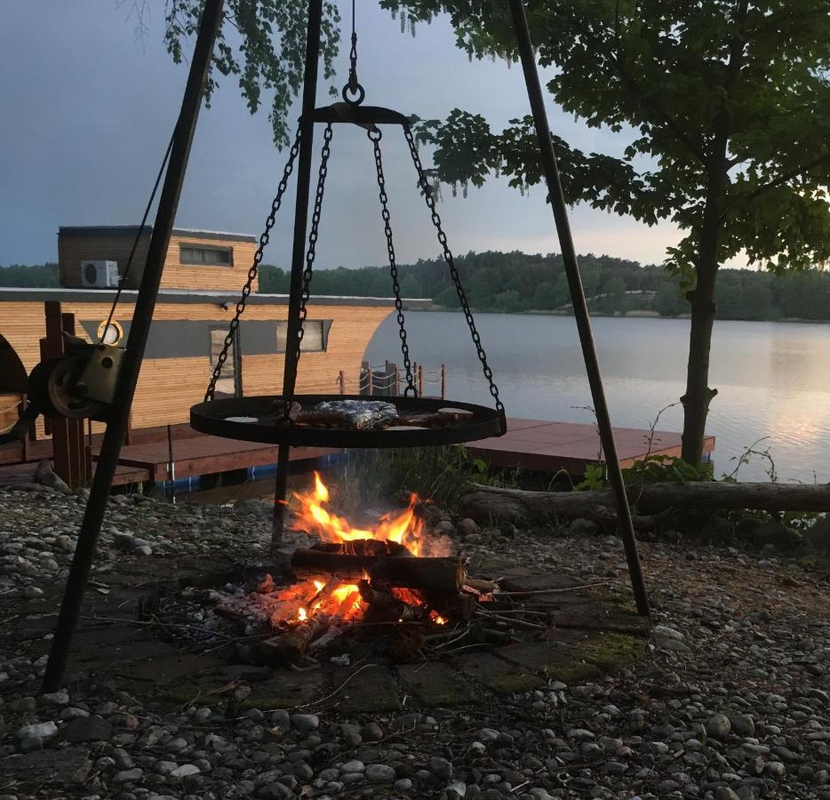 Houseboat Slesin Hotel Exterior photo