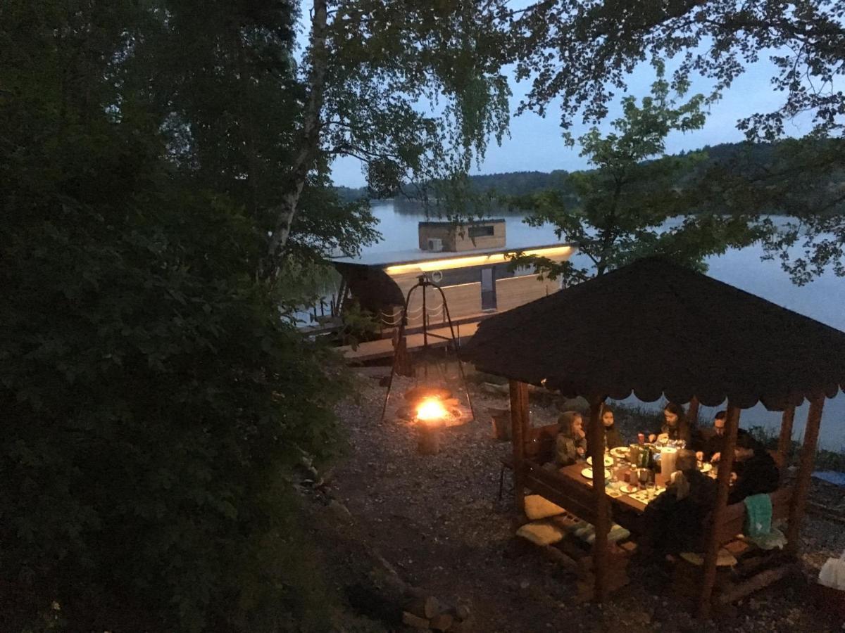 Houseboat Slesin Hotel Exterior photo